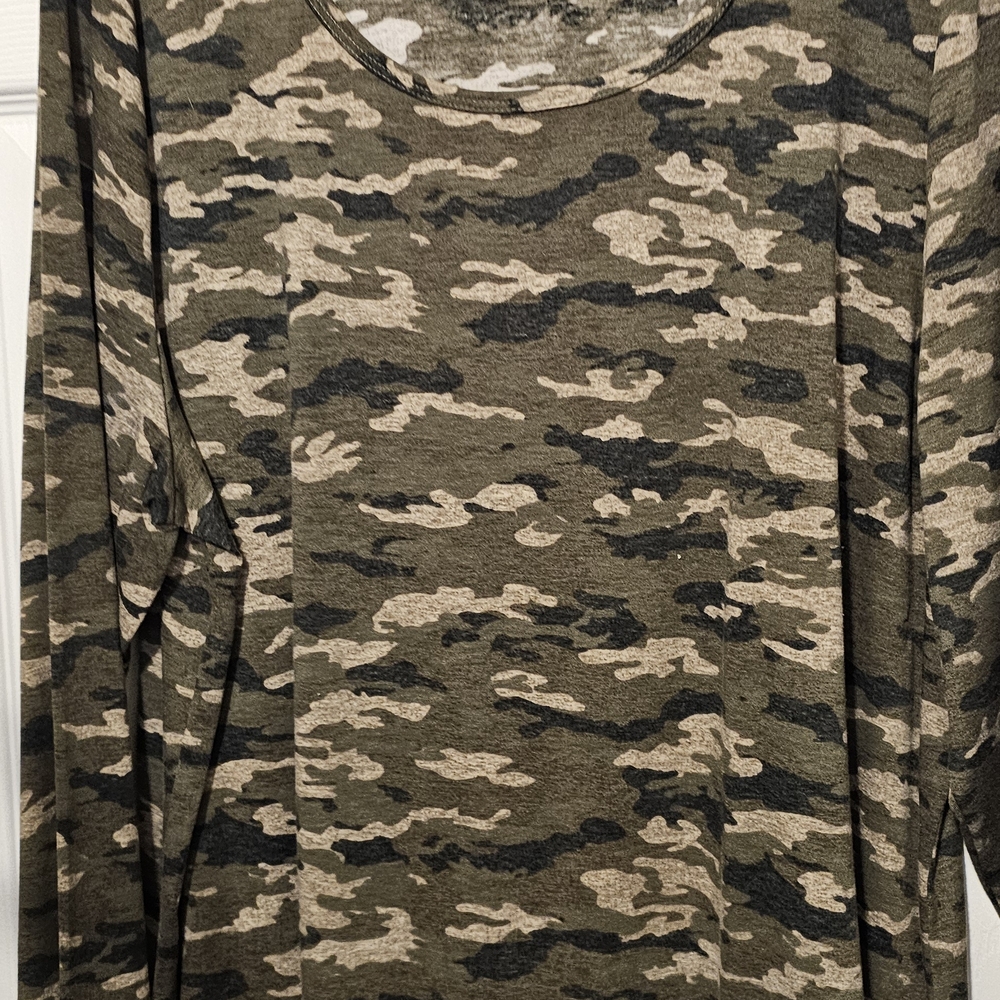 LuLaRoe Camouflage Long Sleeve Top